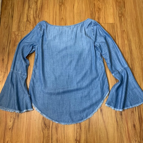 Cloth & Stone Chambray Blue Boho Bell Sleeve Top - Picture 6 of 12